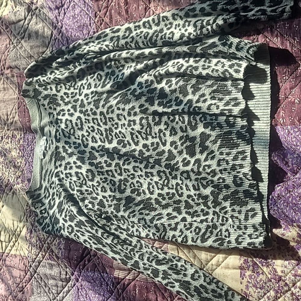 Animal print gray and black thin weave sweater